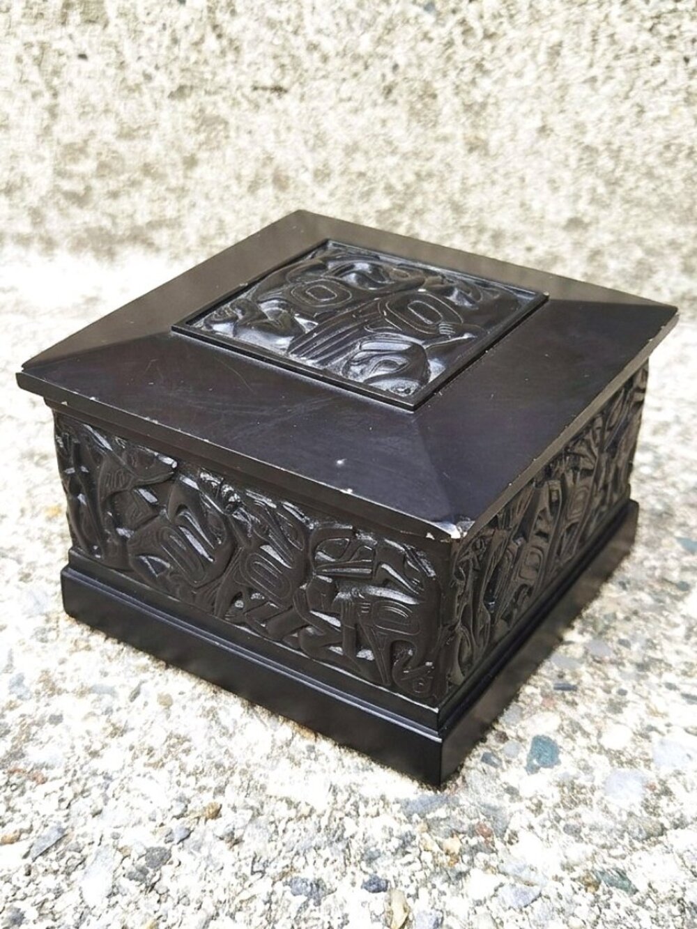 VTG Boma Canada Haida Totem Spirit Box Faux Argillite Black Resin Trinket Box